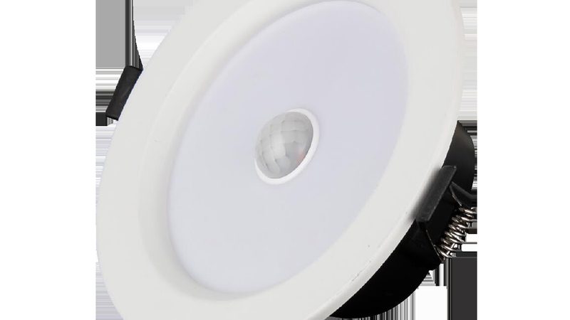 成都商业照明LED灯具：价格背后的技术考量